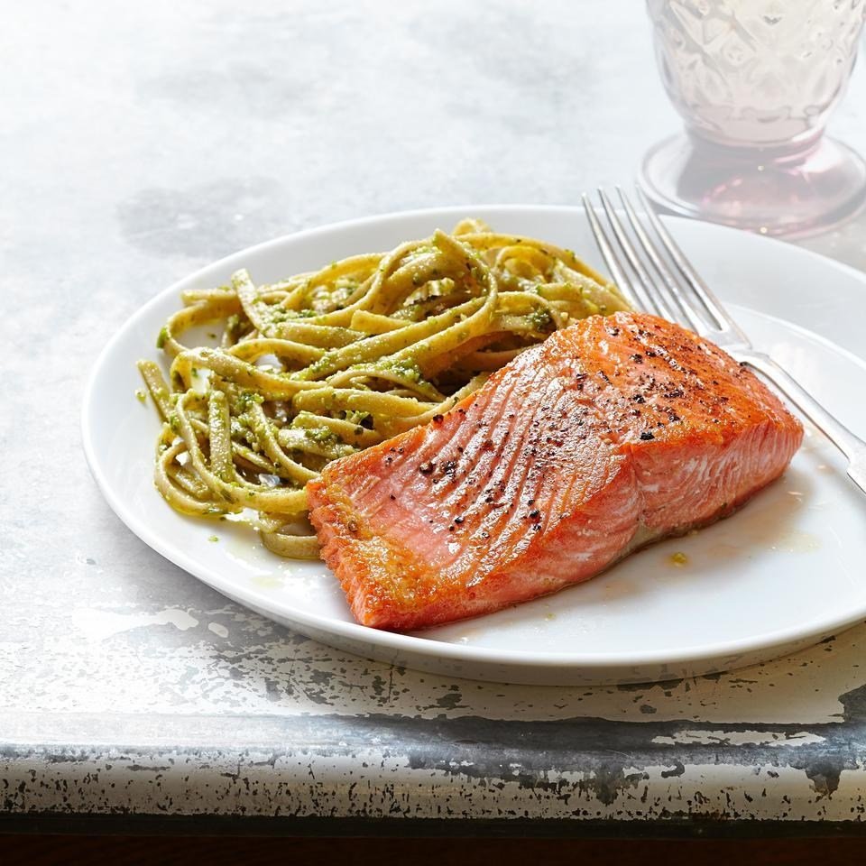Seared-Salmon-and-Pesto-Fettuccine Recipe