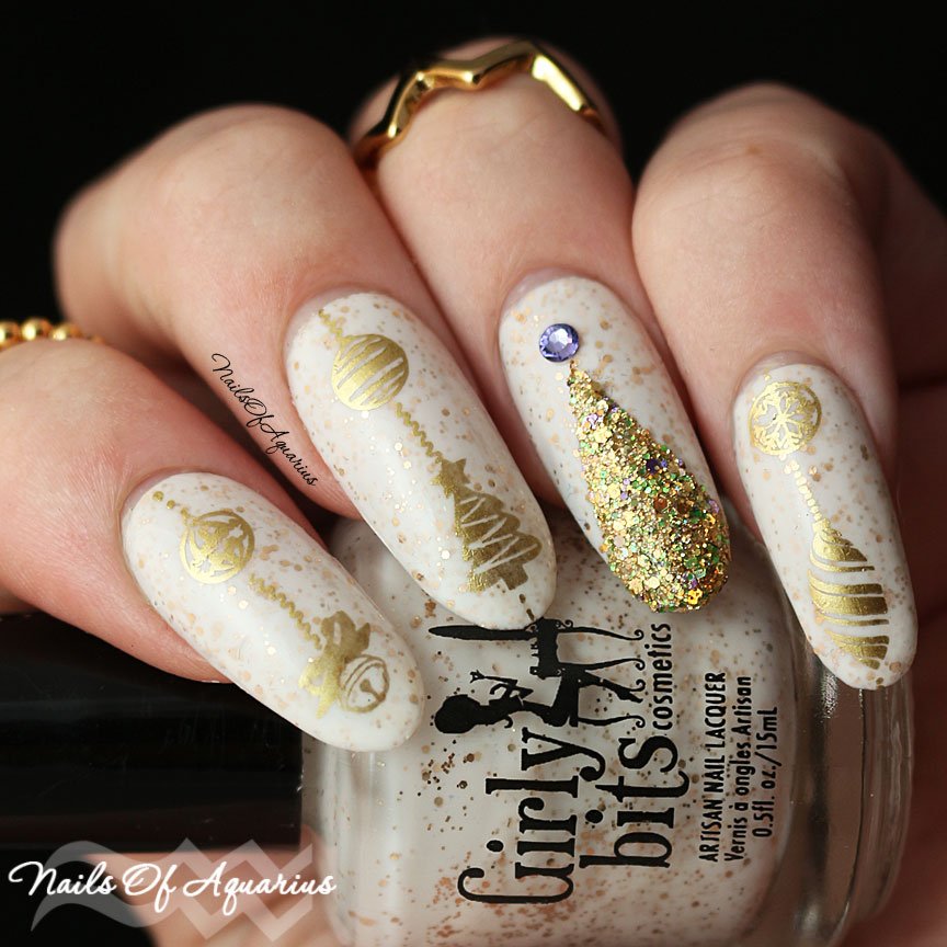 women's white and gold nails